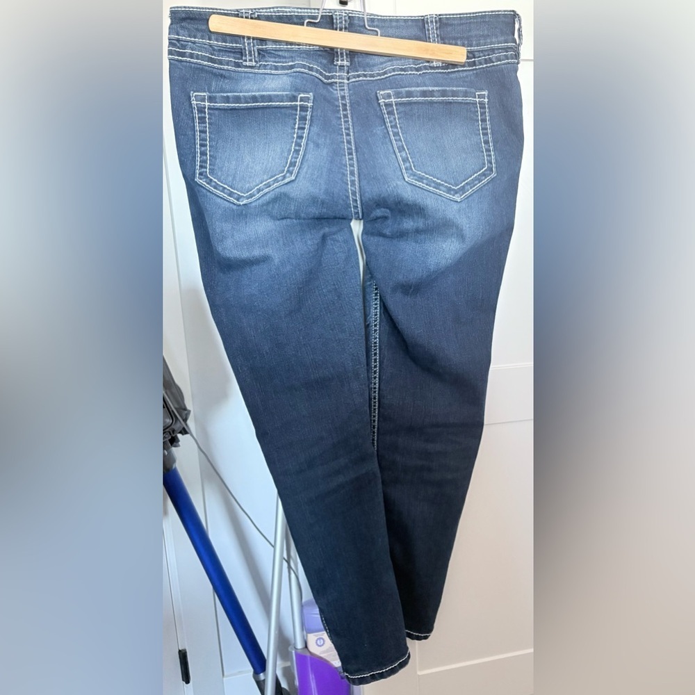 Ladies Bootlegger Jeans - Picture 2 of 4